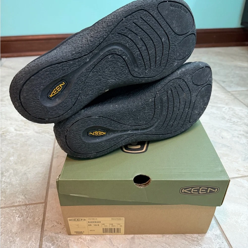 KEEN Men's Black Howser II Chukka Boots Size 10.5